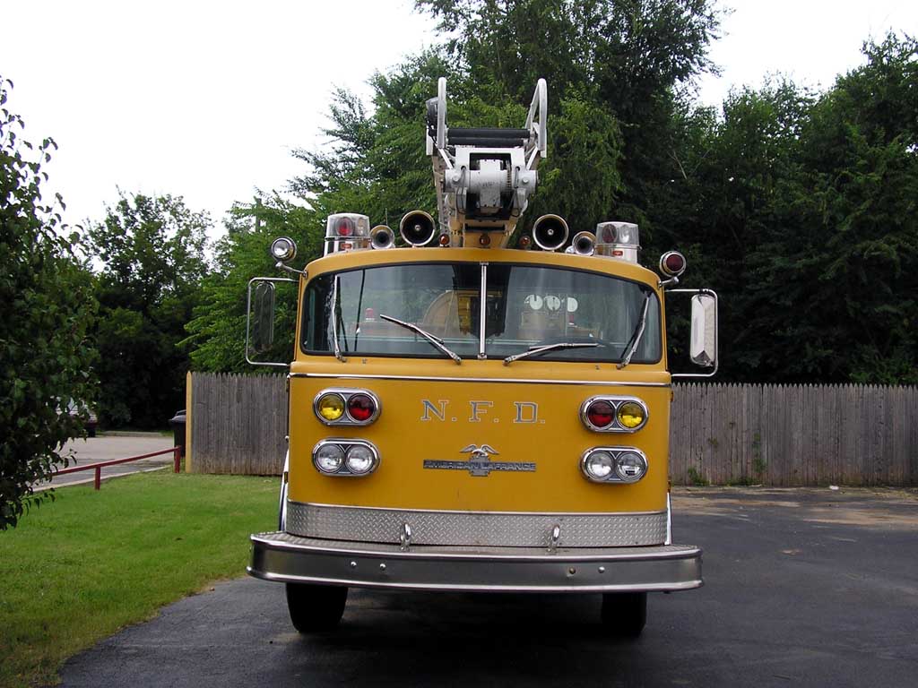 American LaFrance Series 900 50-ft Telesquirt